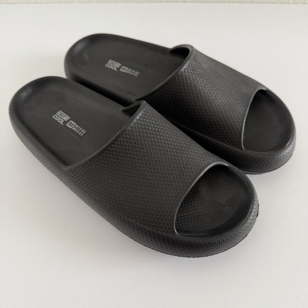 32 Degrees Cool Unisex Cushion Slide Black Sandals Women 7.5-8.5/Men 5.5-6.5
